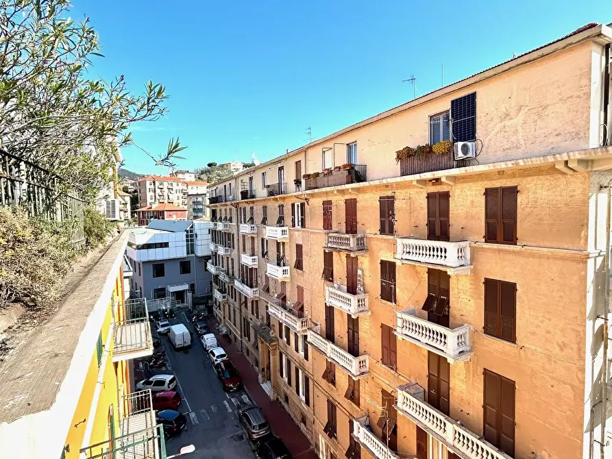 Immagine 4 di Appartamento in vendita  in VIA OXILIA 5 a Savona