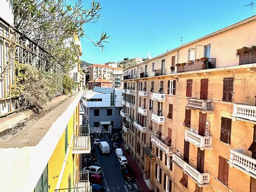 Immagine 3 di Appartamento in vendita  in VIA OXILIA 5 a Savona