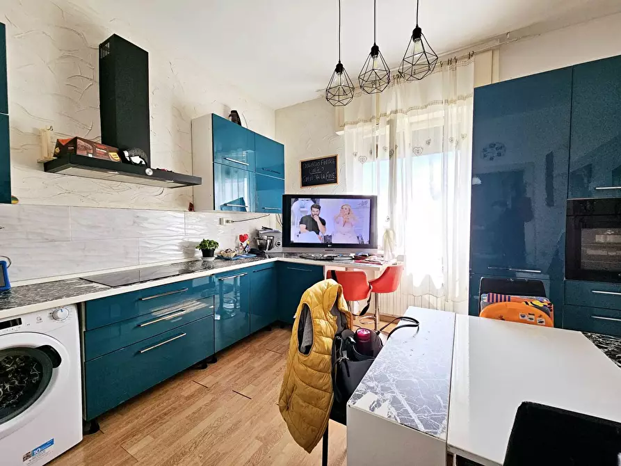 Immagine 7 di Appartamento in vendita  in VIA MIGNONE 13B a Savona