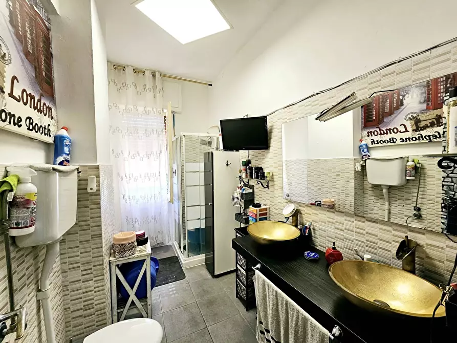 Immagine 9 di Appartamento in vendita  in VIA MIGNONE 13B a Savona