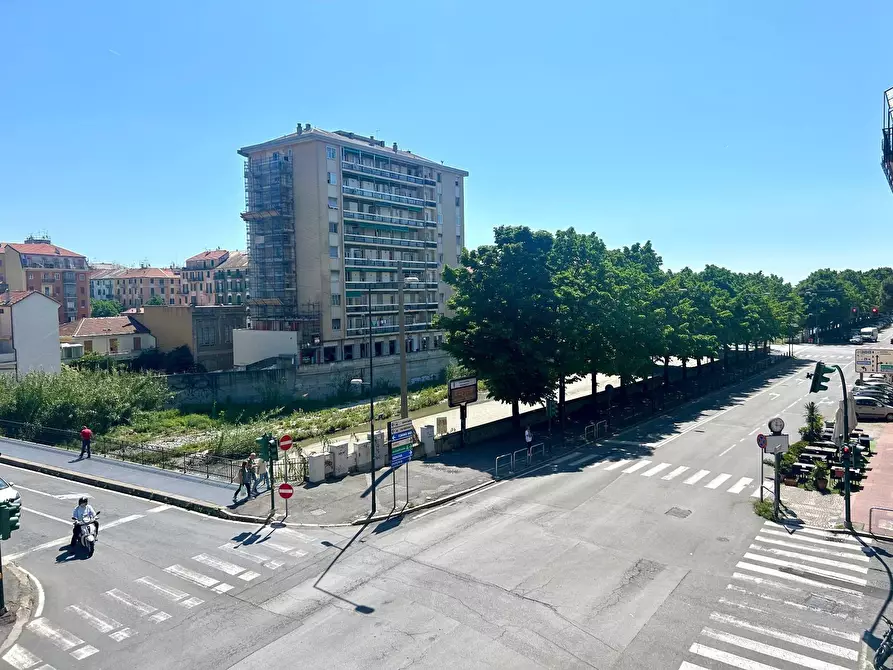 Immagine 3 di Appartamento in vendita  in CORSO RICCI 2 a Savona