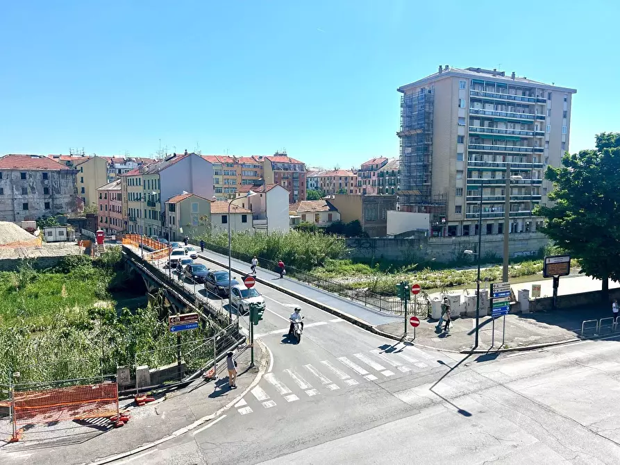 Immagine 4 di Appartamento in vendita  in CORSO RICCI 2 a Savona