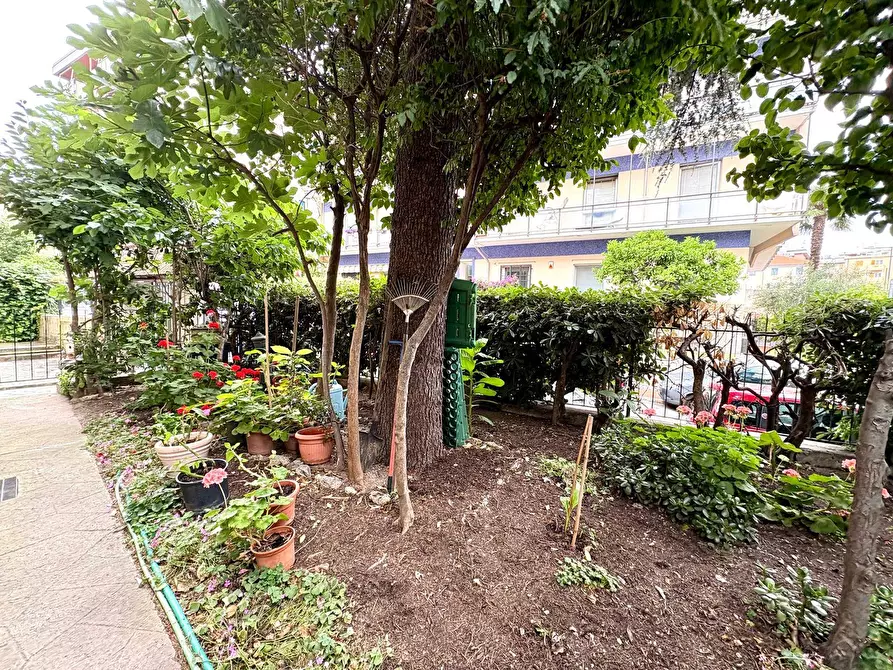 Immagine 23 di Appartamento in vendita  in Via Servettaz a Savona