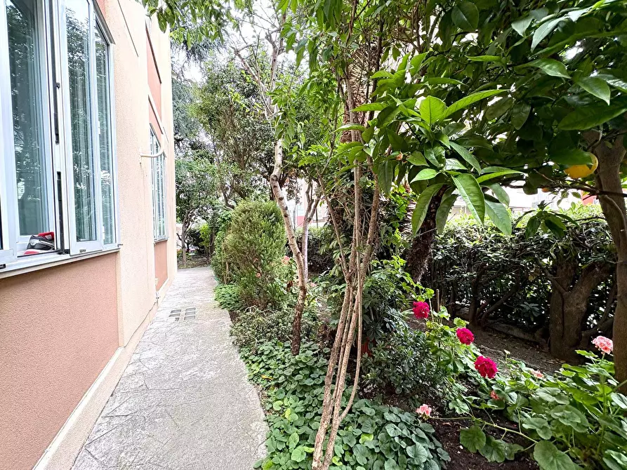 Immagine 25 di Appartamento in vendita  in Via Servettaz a Savona