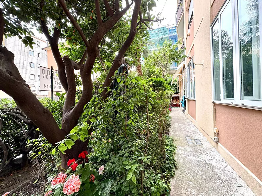 Immagine 6 di Appartamento in vendita  in Via Servettaz a Savona