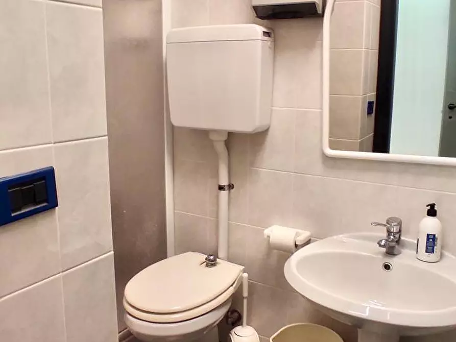 Immagine 5 di Appartamento in vendita  in Via Garassino a Savona