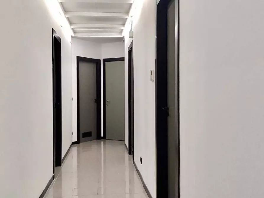 Immagine 4 di Appartamento in vendita  in Via Garassino a Savona