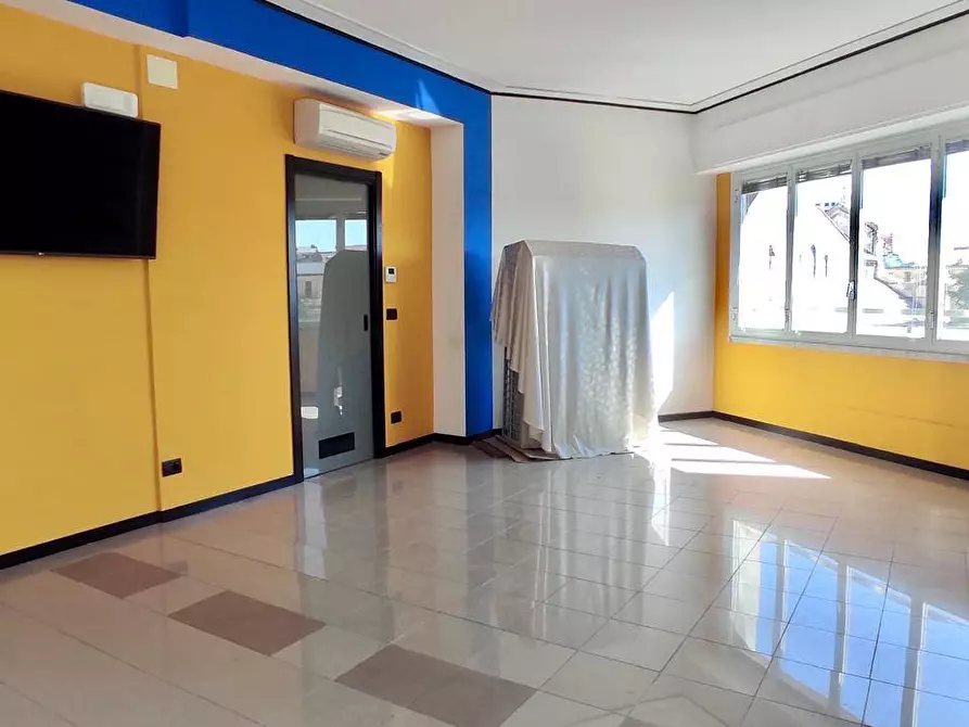 Immagine 8 di Appartamento in vendita  in Via Garassino a Savona