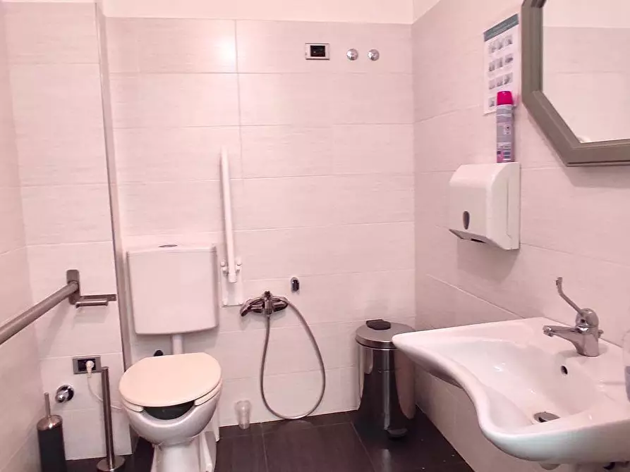 Immagine 19 di Appartamento in vendita  in Via Garassino a Savona