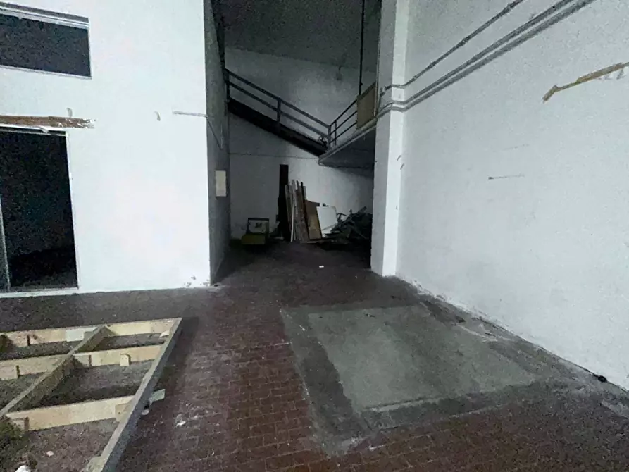 Immagine 10 di Capannone industriale in vendita  in Via Turati a Savona