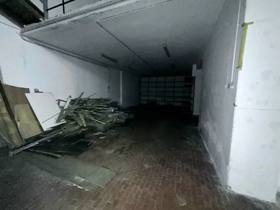 Immagine 11 di Capannone industriale in vendita  in Via Turati a Savona