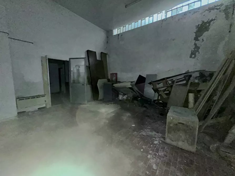 Immagine 12 di Capannone industriale in vendita  in Via Turati a Savona