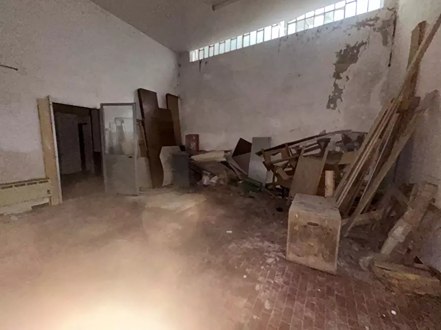 Immagine 13 di Capannone industriale in vendita  in Via Turati a Savona