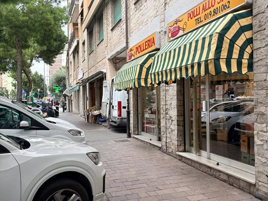 Immagine 3 di Attività commerciale in vendita  in Corso Tardy e Benech a Savona