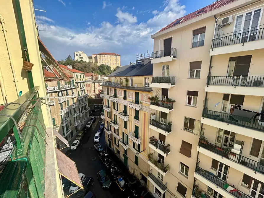Immagine 2 di Appartamento in vendita  in Via Abba a Savona