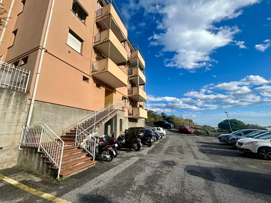 Immagine 1 di Appartamento in vendita  in Via I Maggio a Celle Ligure