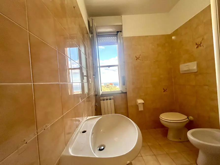 Immagine 16 di Appartamento in vendita  in Via I Maggio a Celle Ligure