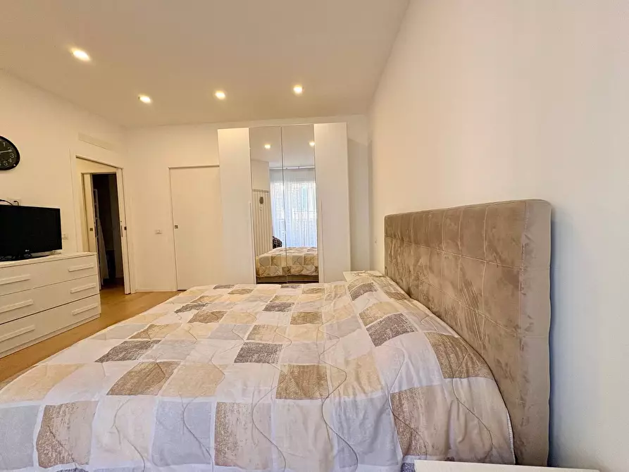 Immagine 22 di Appartamento in vendita  in CORSO ITALIA a Savona