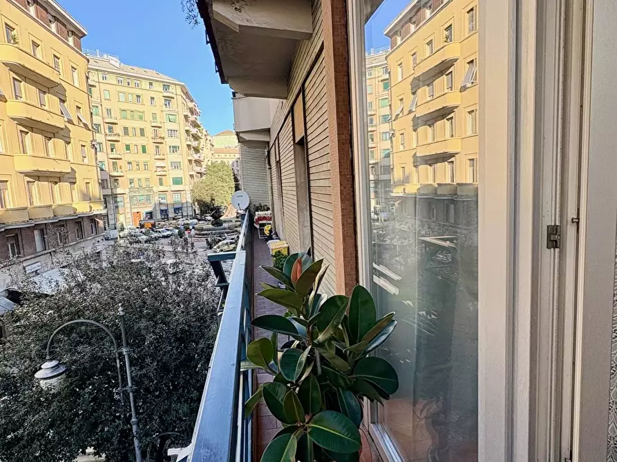 Immagine 9 di Appartamento in vendita  in CORSO ITALIA a Savona