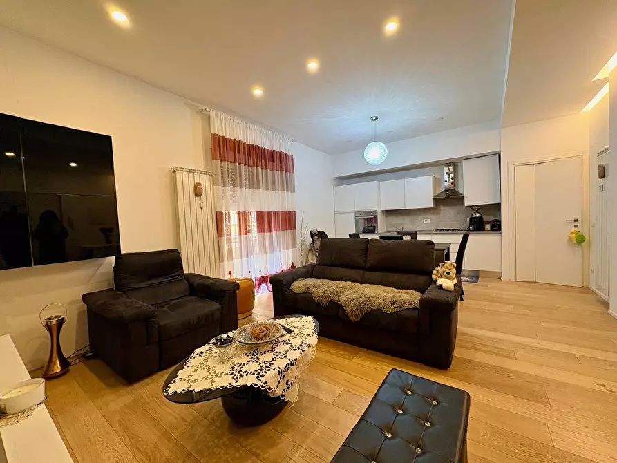 Immagine 8 di Appartamento in vendita  in CORSO ITALIA a Savona