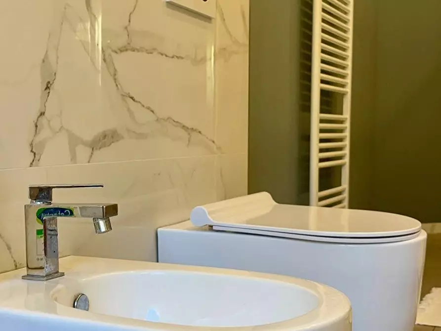 Immagine 33 di Appartamento in vendita  in CORSO ITALIA a Savona