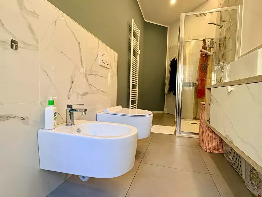 Immagine 32 di Appartamento in vendita  in CORSO ITALIA a Savona