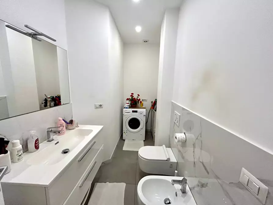 Immagine 28 di Appartamento in vendita  in CORSO ITALIA a Savona