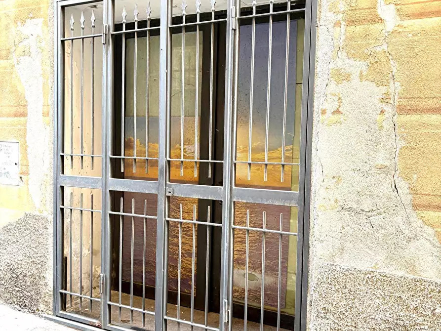 Immagine 3 di Locale commerciale in vendita  in Via Untoria a Savona