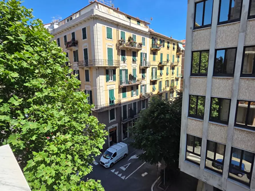 Immagine 1 di Appartamento in vendita  in Via Iv Novembre a Savona