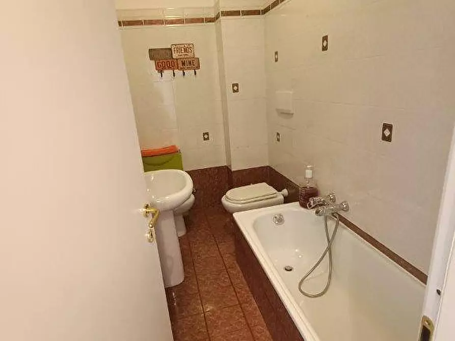 Immagine 25 di Appartamento in vendita  in ViaPirandello a Savona