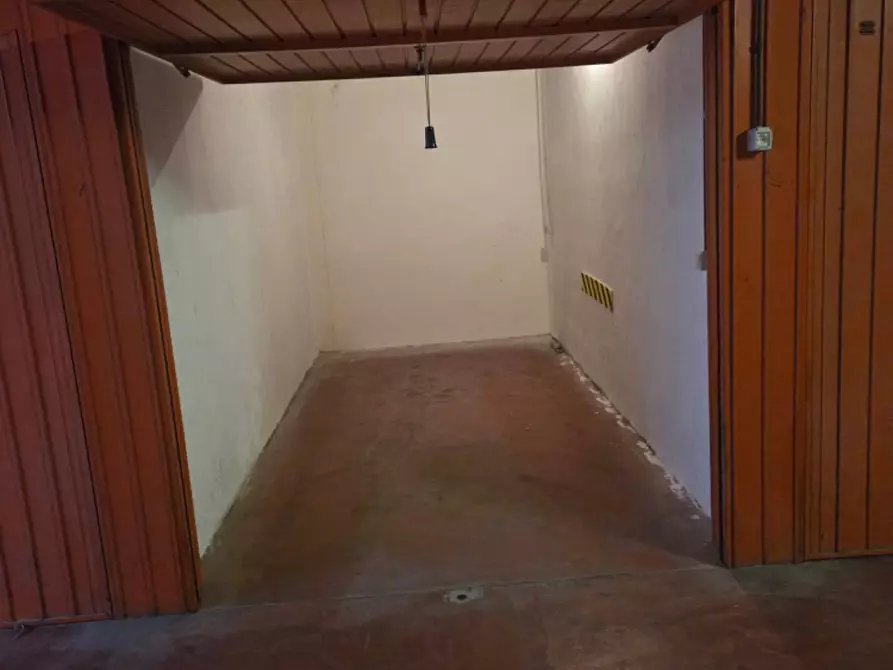 Immagine 1 di Box auto in vendita  in Ricci a Savona