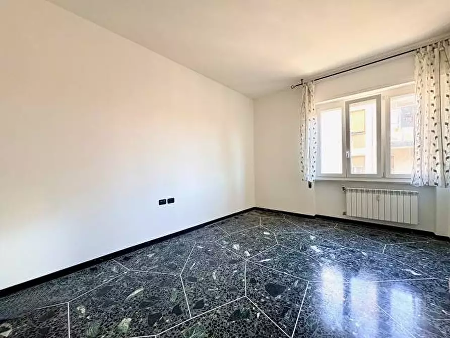 Immagine 3 di Appartamento in vendita  in VIA CARISSIMO E CROTTI 3 a Savona