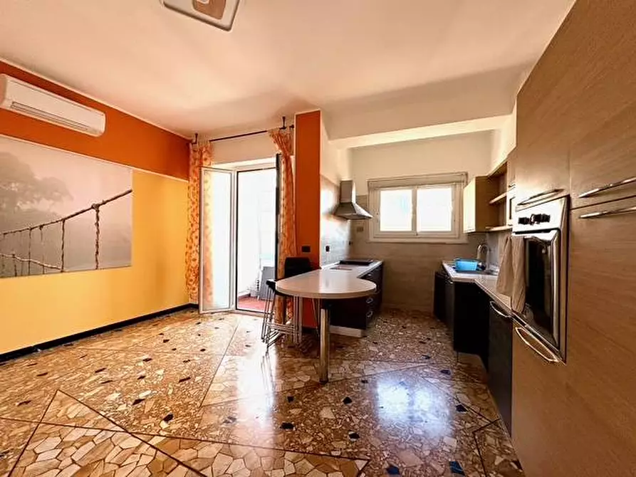 Immagine 5 di Appartamento in vendita  in VIA CARISSIMO E CROTTI 3 a Savona