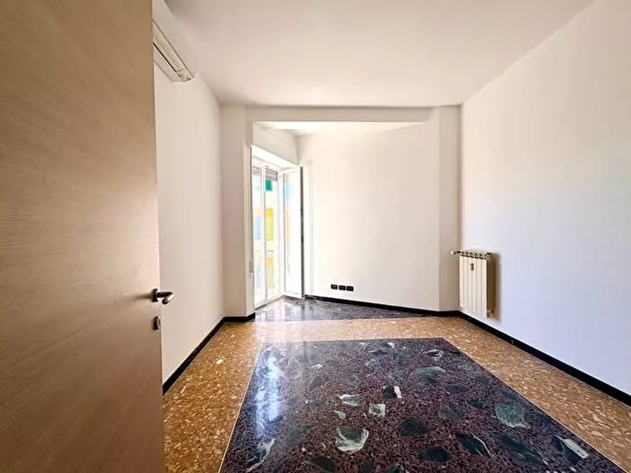 Immagine 9 di Appartamento in vendita  in VIA CARISSIMO E CROTTI 3 a Savona