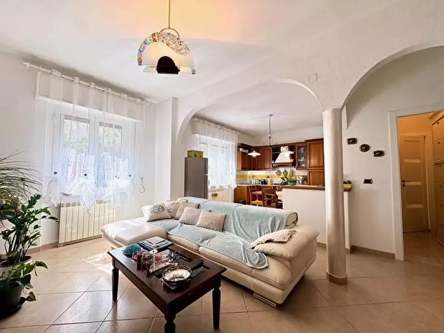 Immagine 4 di Appartamento in vendita  in Corso tardy e Benech 16 a Savona