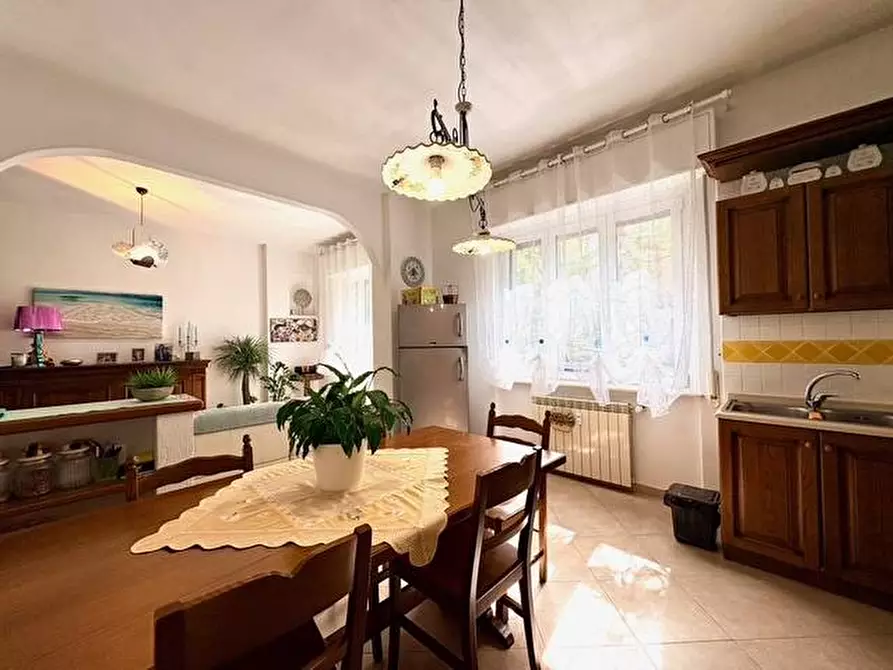 Immagine 8 di Appartamento in vendita  in Corso tardy e Benech 16 a Savona