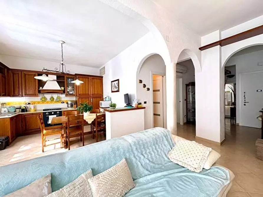 Immagine 5 di Appartamento in vendita  in Corso tardy e Benech 16 a Savona