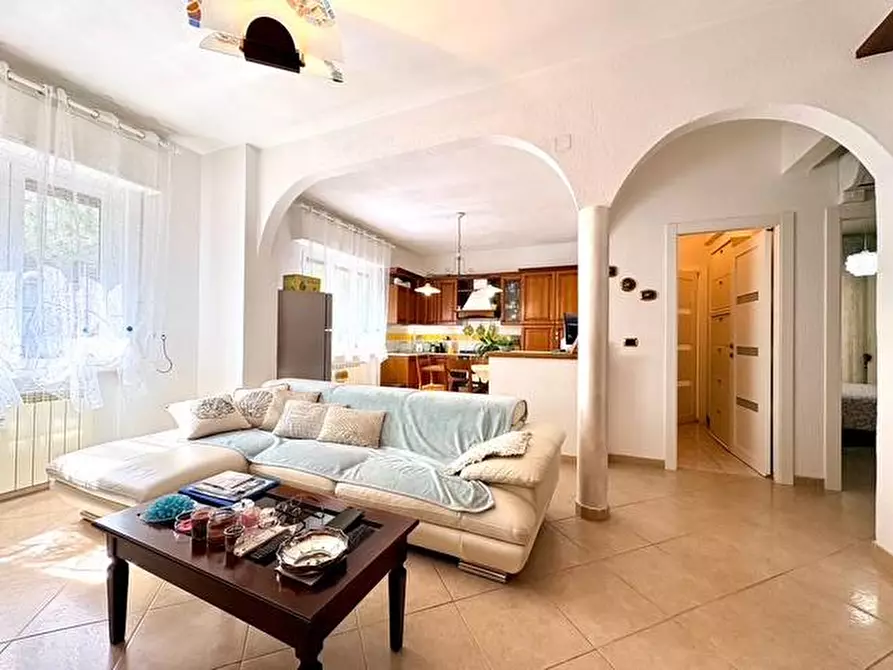 Immagine 13 di Appartamento in vendita  in Corso tardy e Benech 16 a Savona