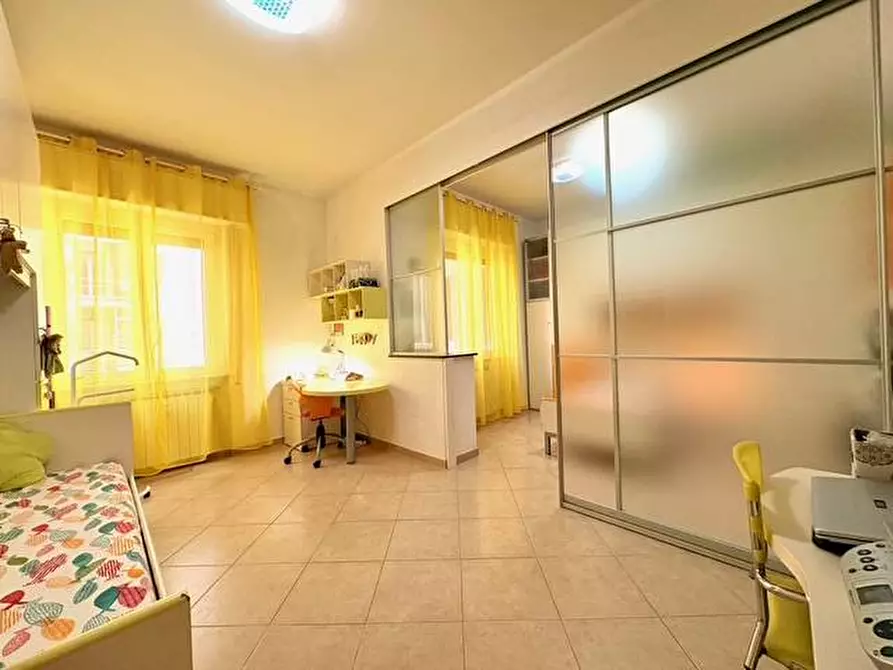 Immagine 26 di Appartamento in vendita  in Corso tardy e Benech 16 a Savona