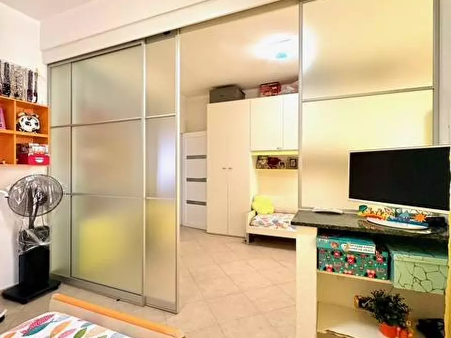 Immagine 31 di Appartamento in vendita  in Corso tardy e Benech 16 a Savona