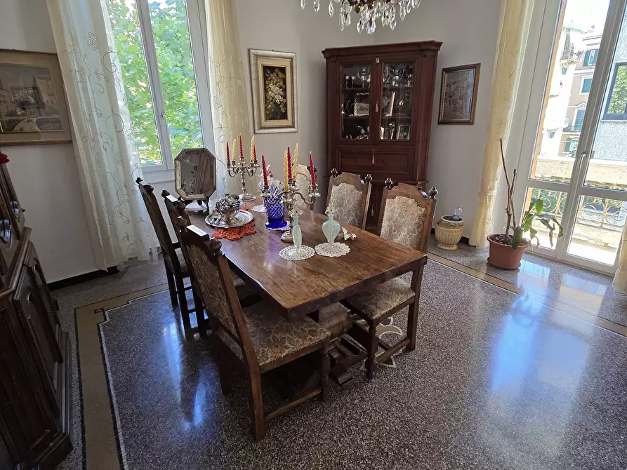 Immagine 11 di Appartamento in vendita  in Via Iv Novembre a Savona