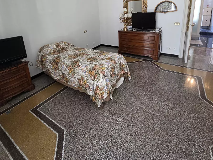 Immagine 30 di Appartamento in vendita  in Via Iv Novembre a Savona