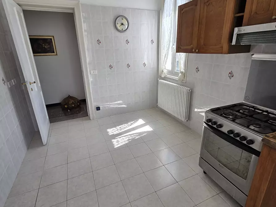 Immagine 41 di Appartamento in vendita  in Via Iv Novembre a Savona