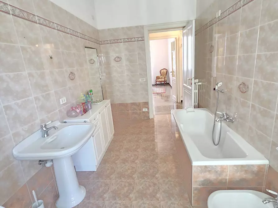 Immagine 47 di Appartamento in vendita  in Via Iv Novembre a Savona