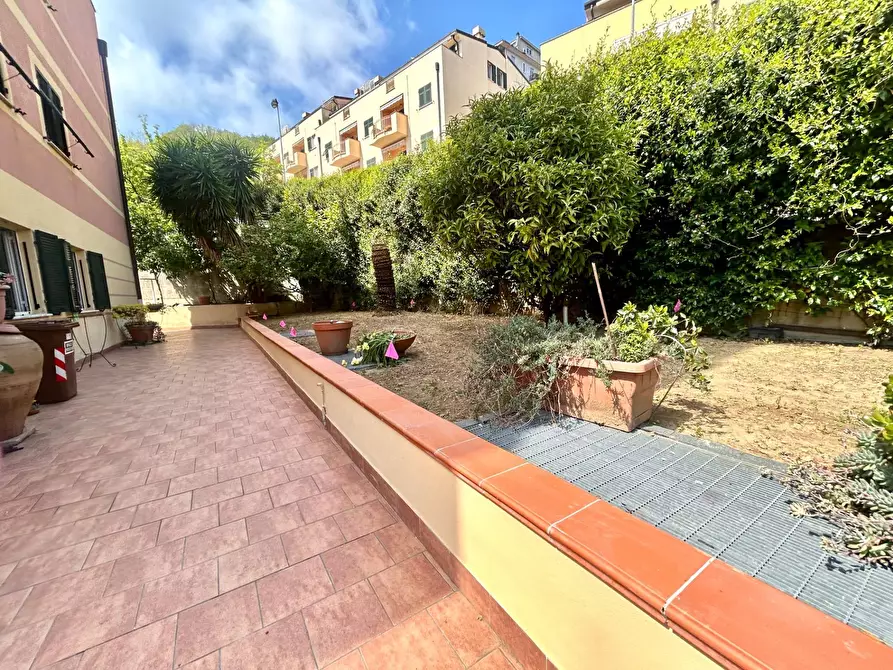 Immagine 10 di Appartamento in vendita  in VIA NOSTRA SIGNORA DEGLI ANGELI a Savona