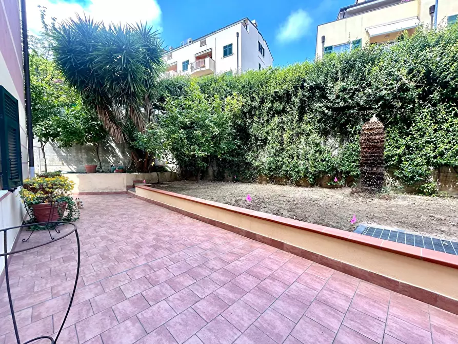 Immagine 12 di Appartamento in vendita  in VIA NOSTRA SIGNORA DEGLI ANGELI a Savona