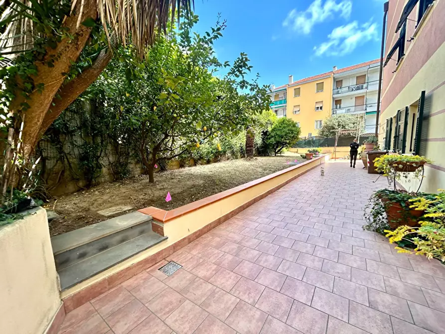 Immagine 17 di Appartamento in vendita  in VIA NOSTRA SIGNORA DEGLI ANGELI a Savona