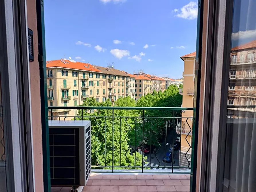 Immagine 17 di Appartamento in vendita  in CORSO MAZZINI 19 a Savona