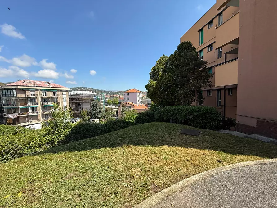 Immagine 29 di Appartamento in vendita  in via Mongrifone a Savona