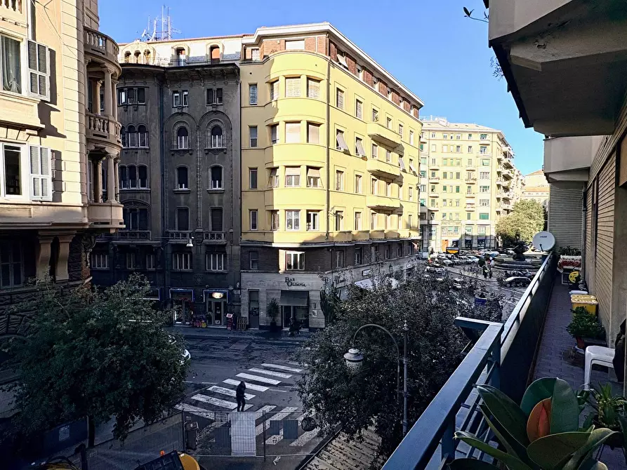 Immagine 3 di Appartamento in vendita  in CORSO ITALIA a Savona